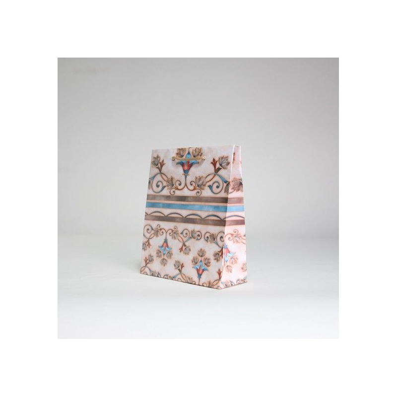 Customized Bags with rope or ribbons handles Paper bag with pattern