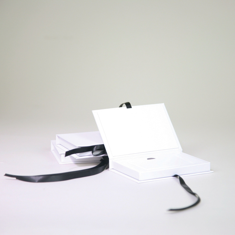 Customized Card holder boxes Concorde - Card Holders